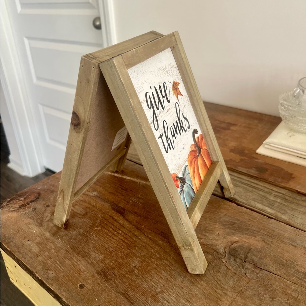 Rustic Wooden 'Give Thanks'/“Hello Autumn” Sign